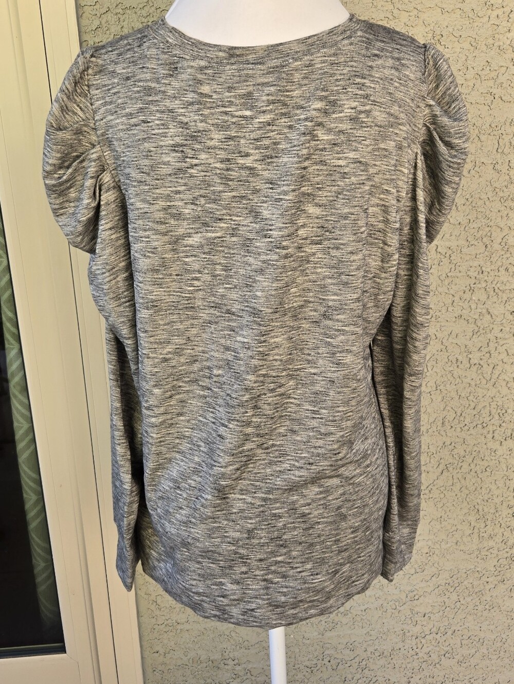 Daily Ritual Light Gray Ruched Shoulder Long-Sleeve Top - Picture 6 of 9